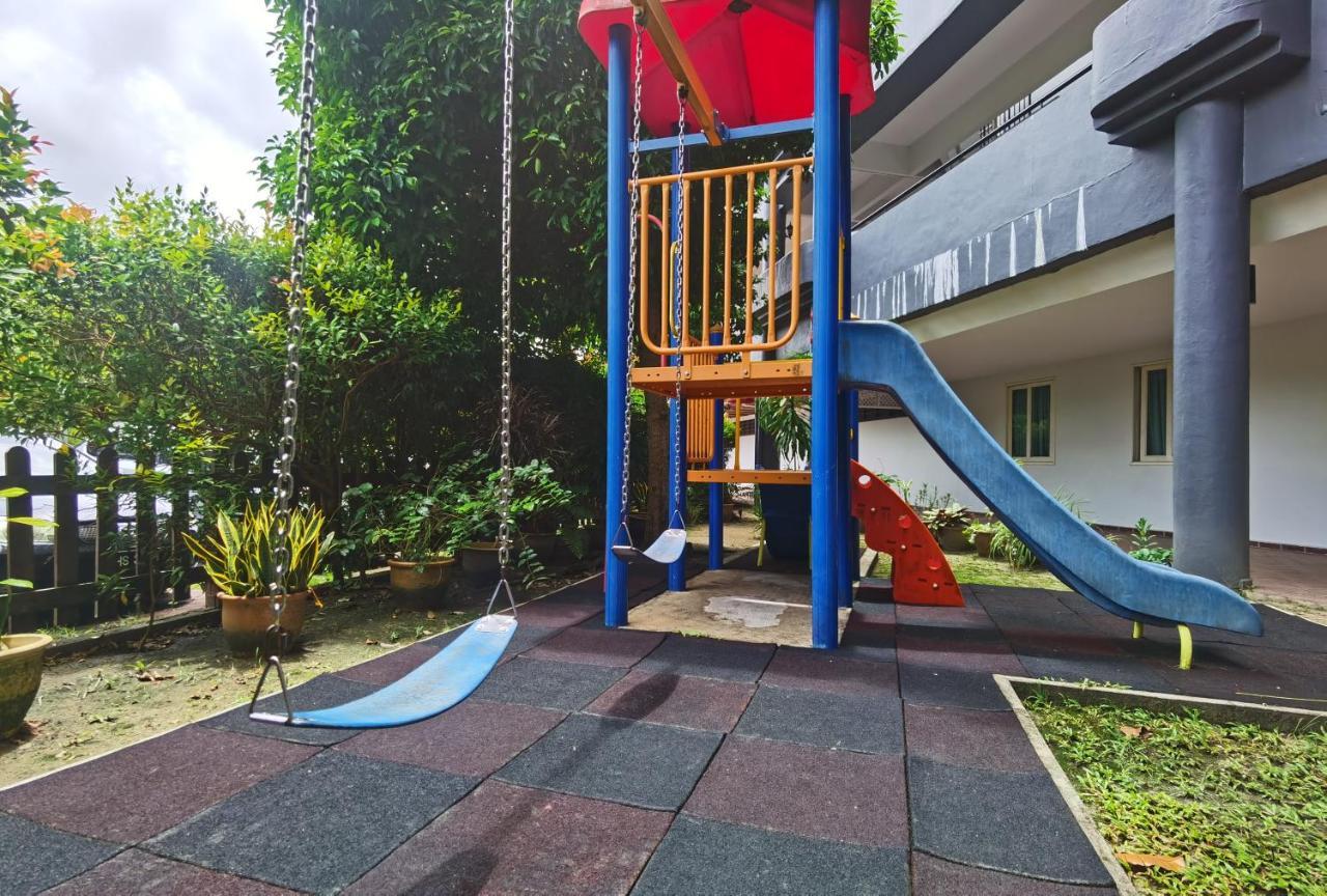 Lui Lui Comfy Condo In Great Location Kuah Exterior photo