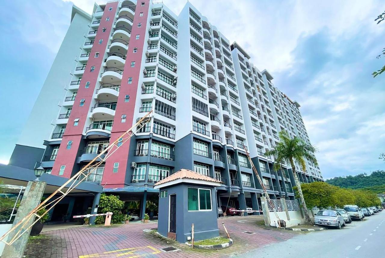 Lui Lui Comfy Condo In Great Location Kuah Exterior photo